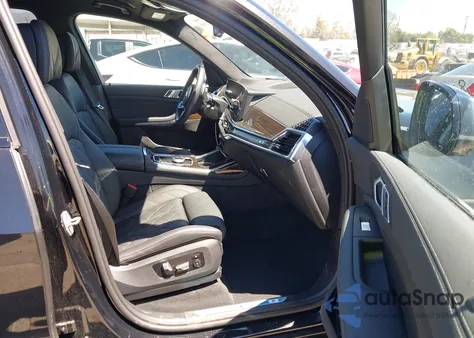 2025 BMW X7 xDrive40I z USA, uszkodzony, nr VIN 5UX23EM00S9Z22420